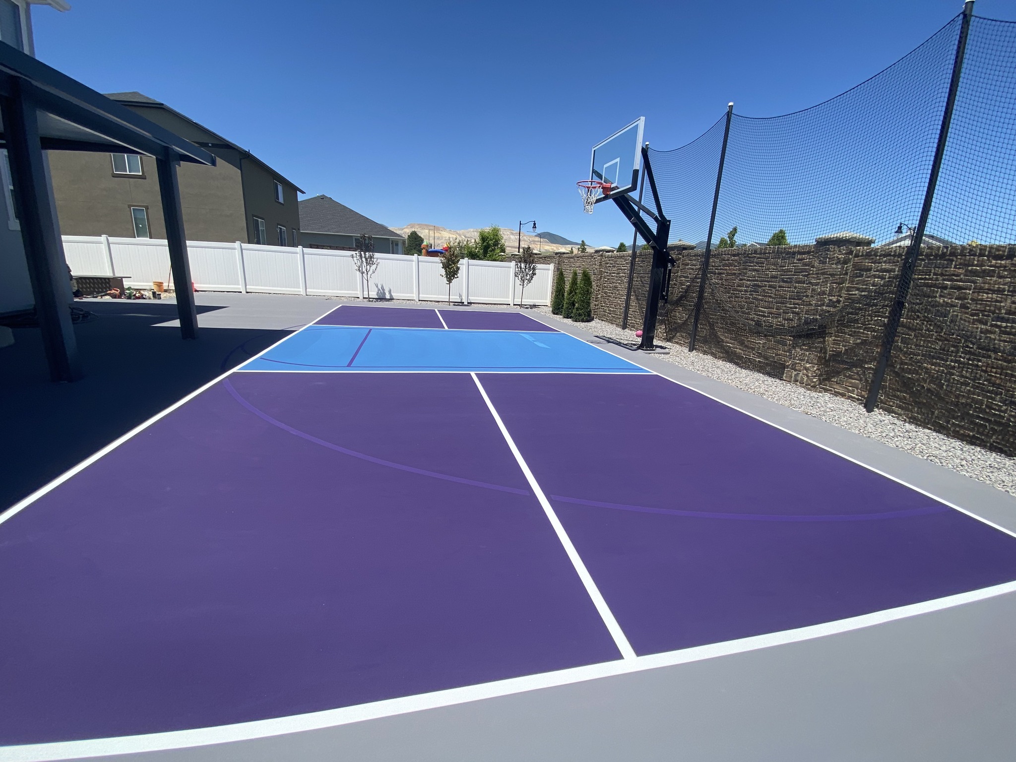 Xây sân bóng rổ - pickleball kinh tế 6 lớp sơn có 10% Hạt Cao Su SPORTTEK SUPER trên nền ciment